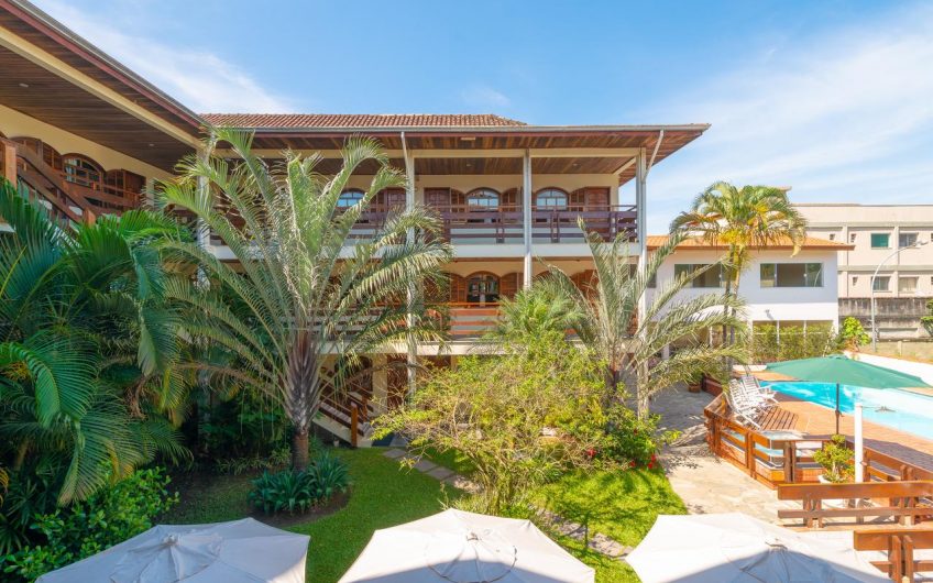 Chalés Four Seasons na Praia de Maranduba em Ubatuba