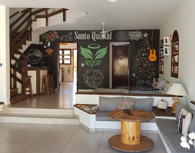Santo Quintal Hostel na Praia do Itaguá em Ubatuba