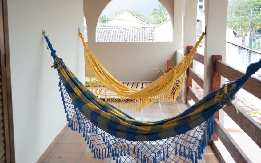 Santo Quintal Hostel na Praia do Itaguá em Ubatuba