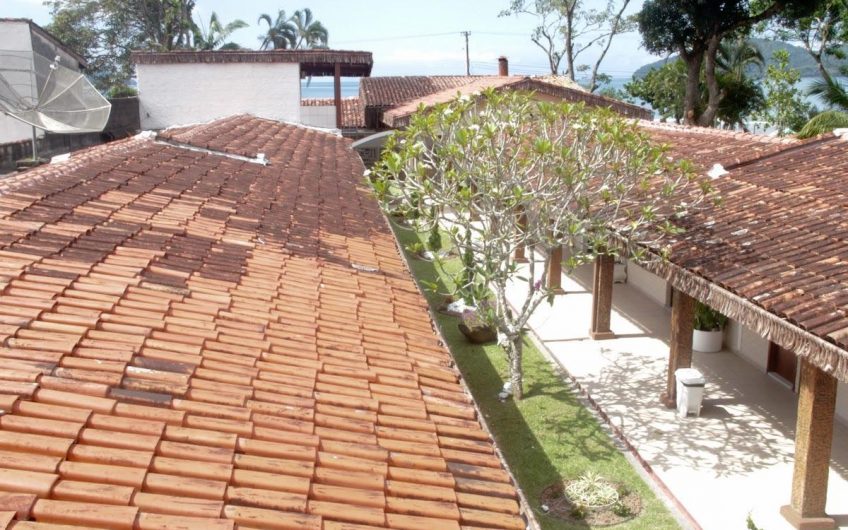 Hotel Village Enseada na Praia da Enseada em Ubatuba