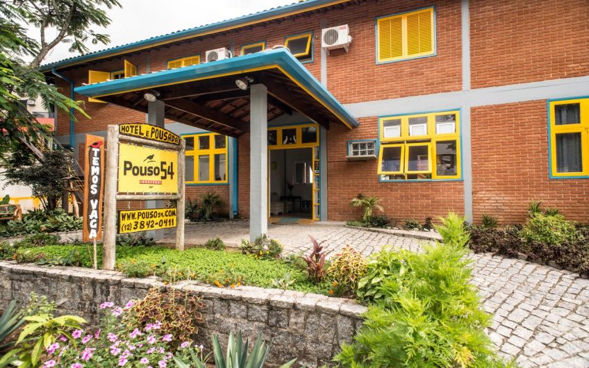 Hotel e Pousada Pouso 54 na Praia das Toninhas em Ubatuba