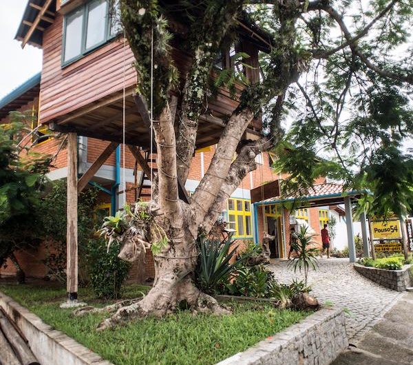 Hotel e Pousada Pouso 54 na Praia das Toninhas em Ubatuba