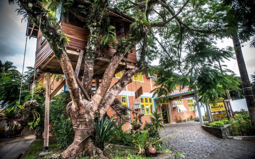 Hotel e Pousada Pouso 54 na Praia das Toninhas em Ubatuba