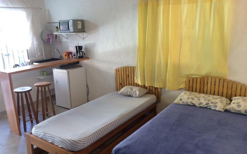 Kitnet para locação de temporada na Praia do Itaguá em Ubatuba id2829153