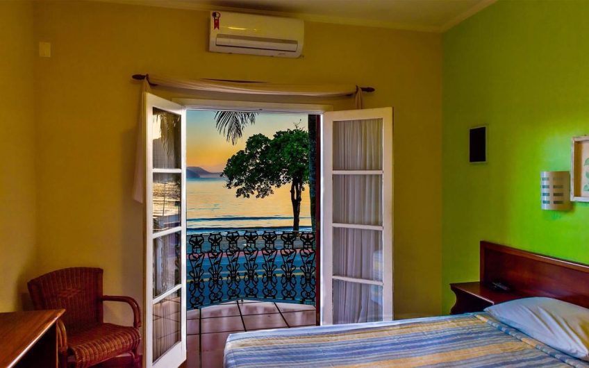 Pousada Villa Di Rimini na Praia do Itaguá em Ubatuba
