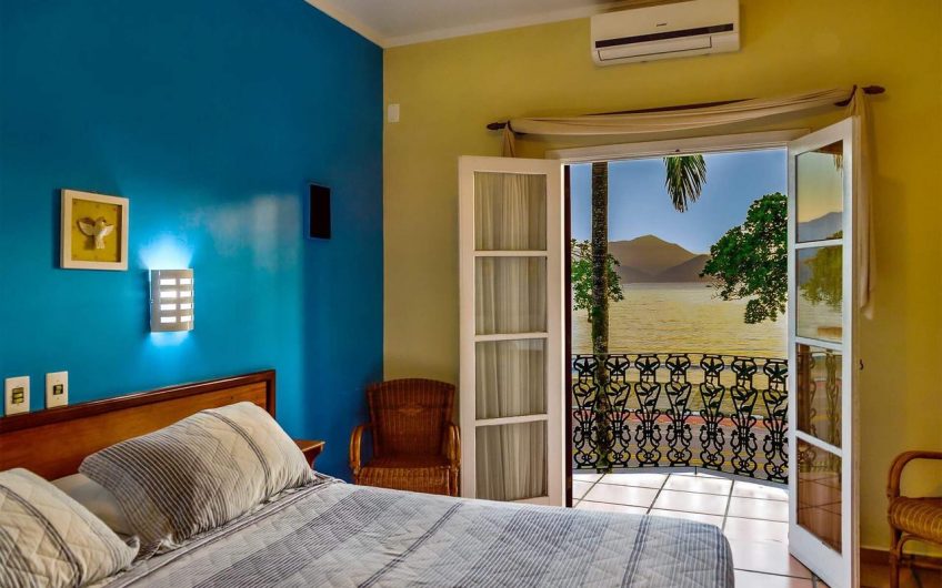Pousada Villa Di Rimini na Praia do Itaguá em Ubatuba