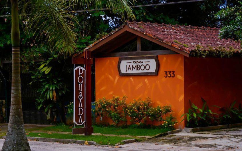 Pousada Jamboo na Praia do Itaguá em Ubatuba