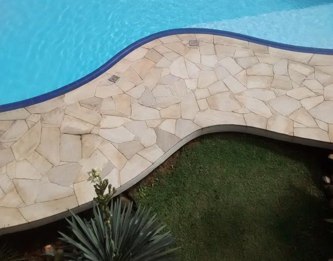 Pousada do Tié na Praia do Itaguá em Ubatuba