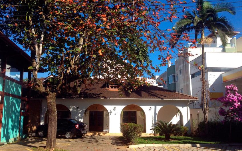 Pousada Omnimare na Praia do Itaguá em Ubatuba