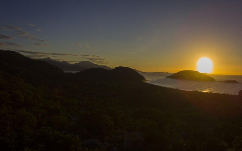 Haleiwa Chalés e Suítes na Praia do Prumirim em Ubatuba