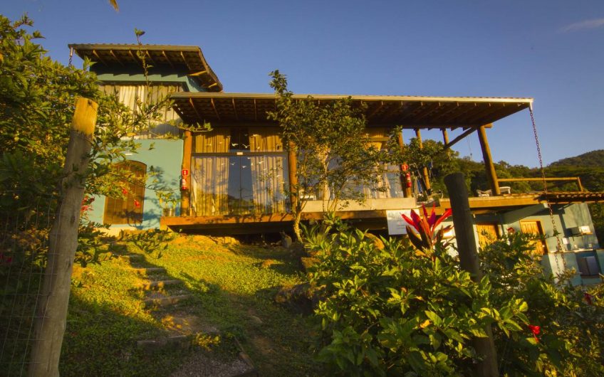 Haleiwa Chalés e Suítes na Praia do Prumirim em Ubatuba