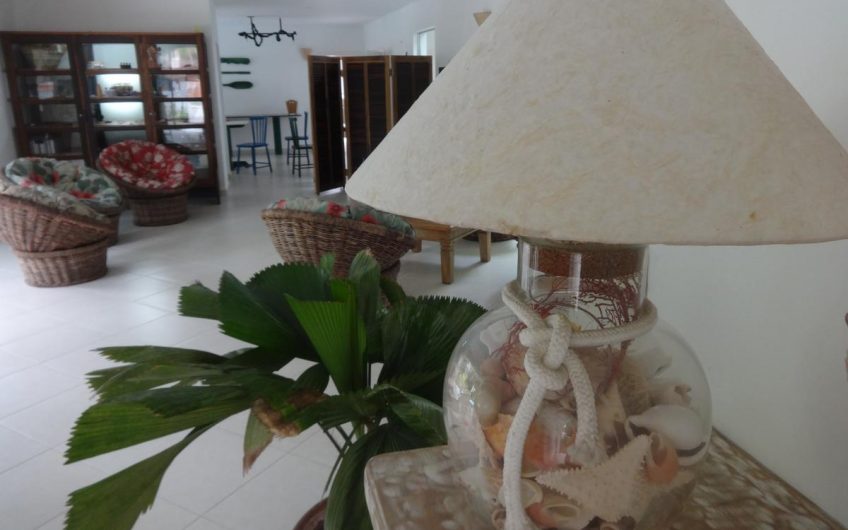 Pousada Baía das Conchas na Praia da Enseada em Ubatuba