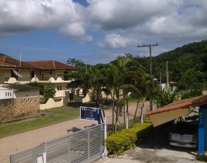 Pousada Aquaria na Praia de Maranduba em Ubatuba