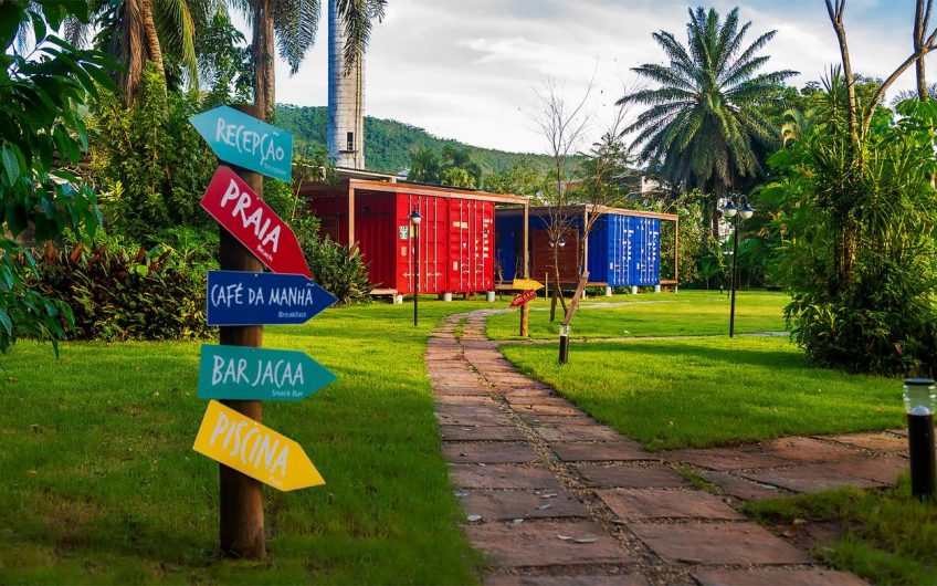 Pousada Vila Jacaa na Praia da Enseada em Ubatuba
