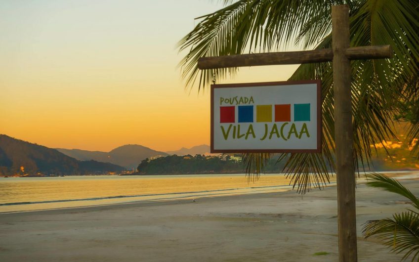 Pousada Vila Jacaa na Praia da Enseada em Ubatuba