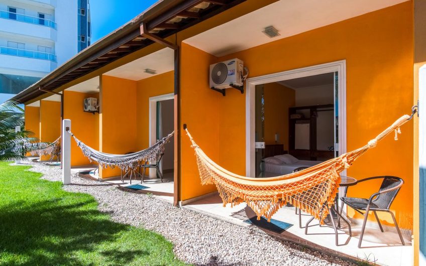 Pousada Villa Piemonte na Praia das Toninhas em Ubatuba