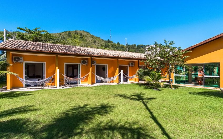 Pousada Villa Piemonte na Praia das Toninhas em Ubatuba