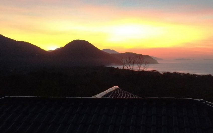 Burung Flats na Praia de Itamambuca em Ubatuba